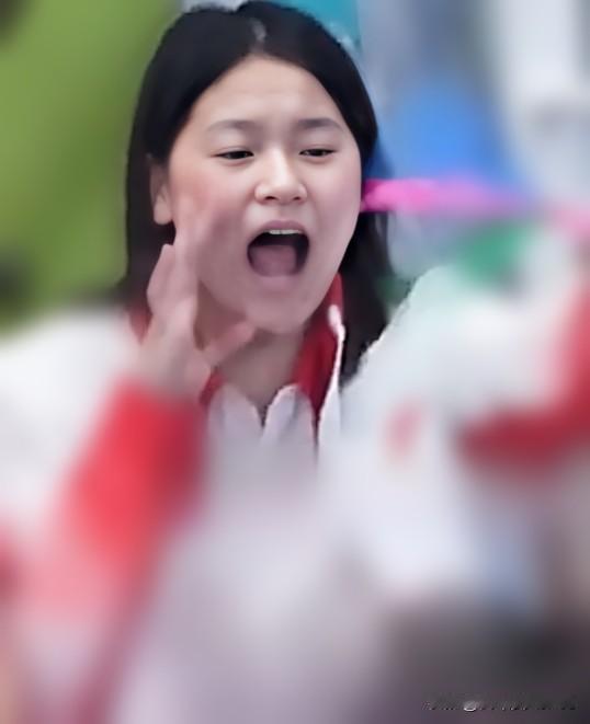 全红婵的“反噬”：当所有人都在追逐流量，她选择把钱全部送出去说实话，刷到全