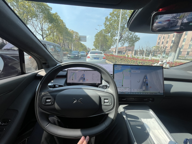 小鹏P7+使用感受不知不觉提车已经5个月了开到现在8000公里左右吧总结