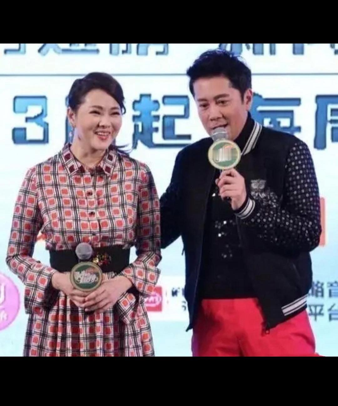 一年一百万保养的确实有效果，看脸蛋确实不像快六十岁的人！只是看体型五大三粗的，