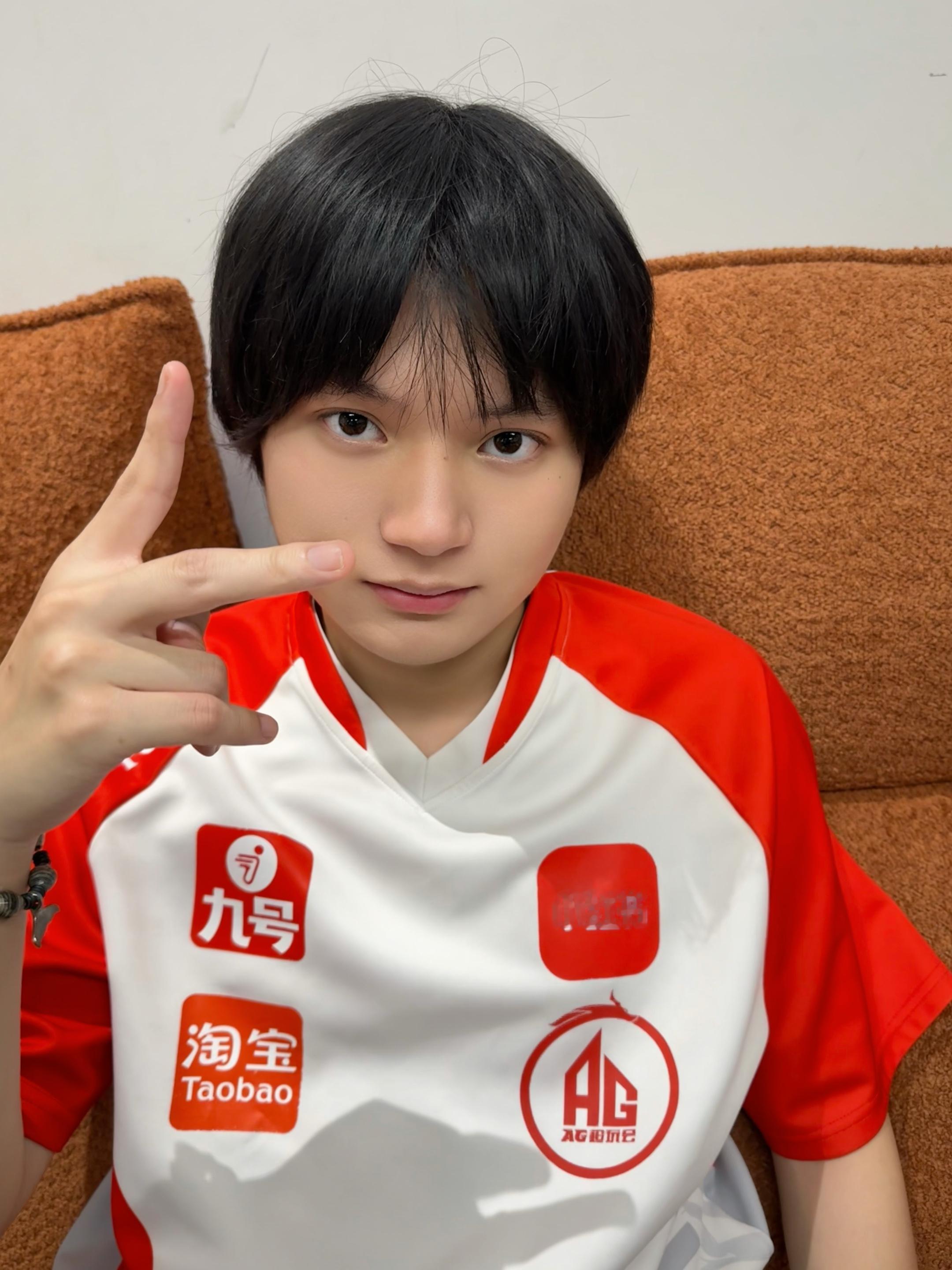 长生指挥🌱长生恭喜长生选手带队拿下首胜！！指挥的很棒呀！是猫咪的狂轰乱炸是小