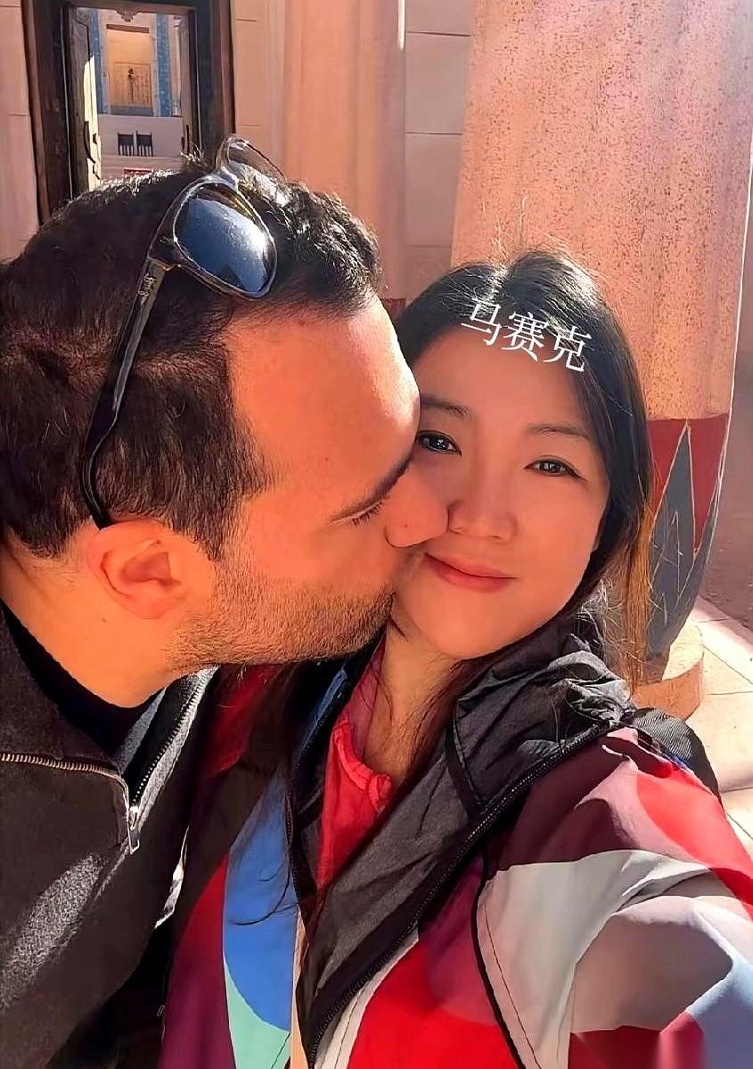 我今天算是开了眼了。意大利老公给了5块钱，她拿着当圣旨一样晒出来，满脸写着“看