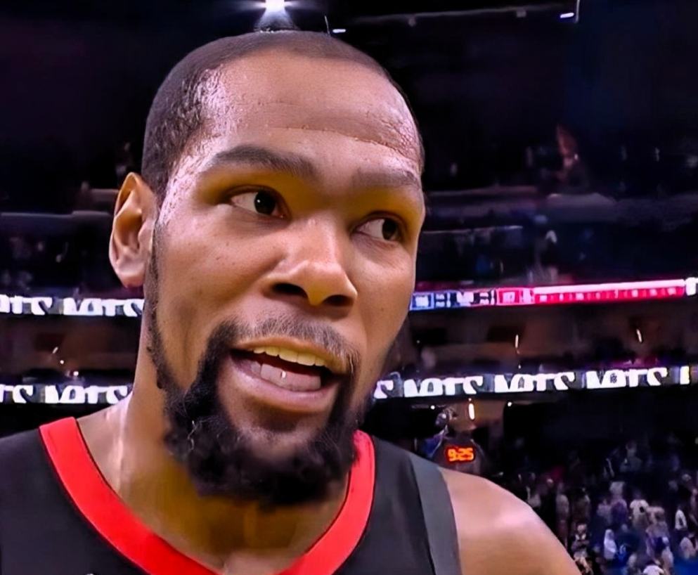 火箭以117-116一分险胜勇士，库里复出首秀轰29分险些完成绝杀，KD则用攻防