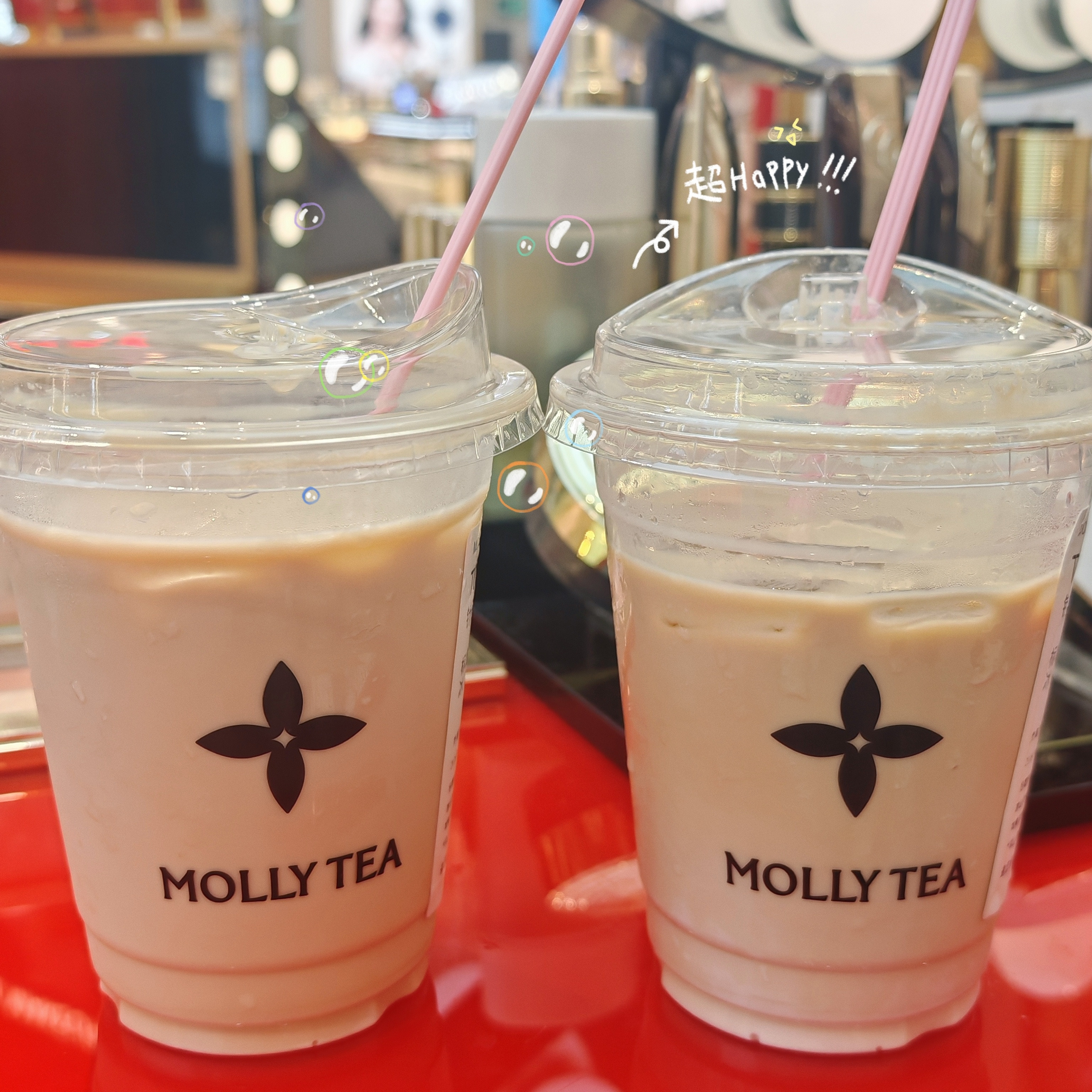 茉莉奶白咖啡系列今天来尝试茉莉奶白新品啦顺带打卡了主题店新品针王苹果拿铁前调是