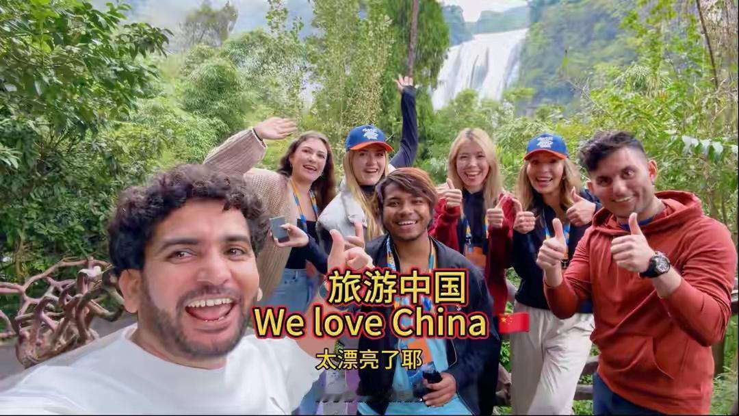 英国博主莉娅最近火遍全网。她不是夸中国，是劝大家别去。理由让你绝对想不到：去了你