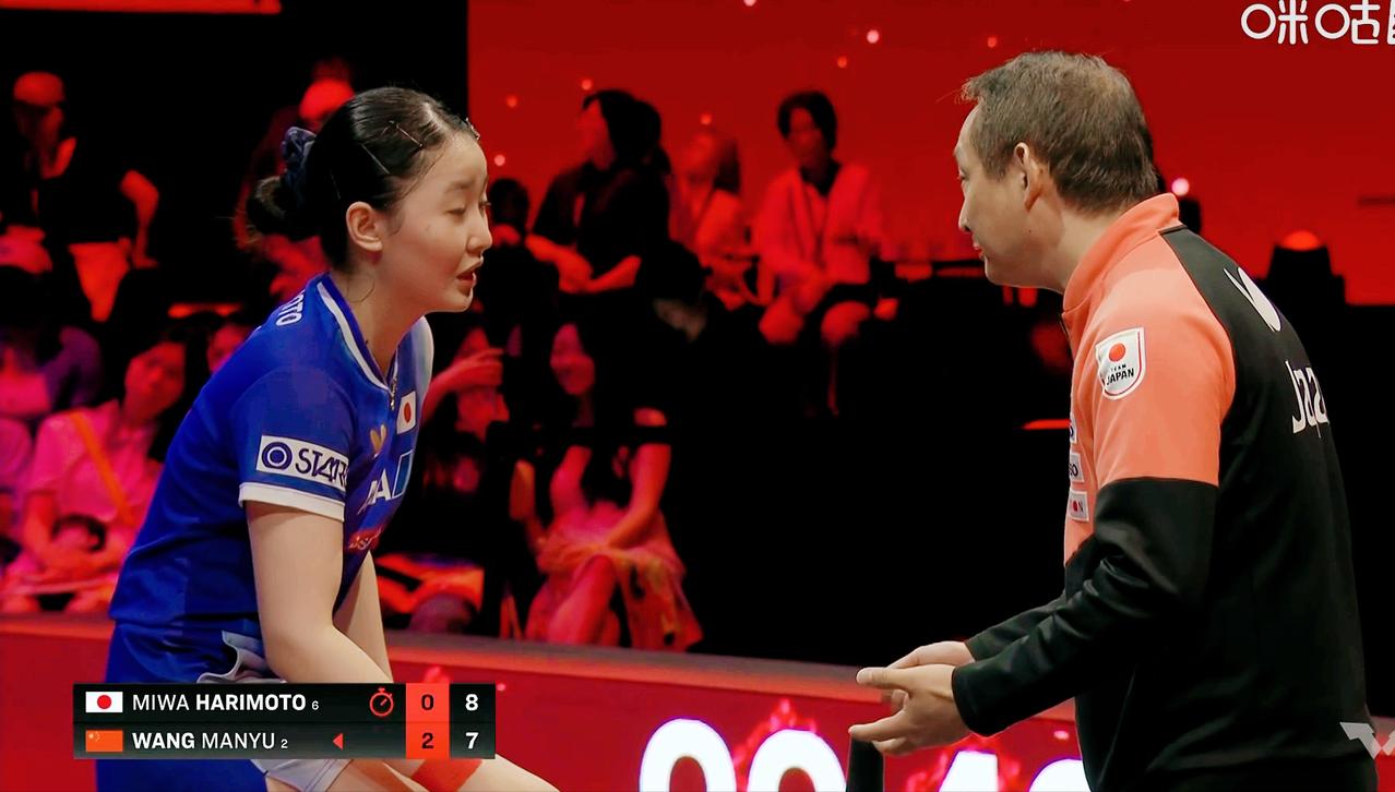 张本美和和张本宇关键时刻，还是说四川话！由于新加坡大满贯全程收音，马琳指导