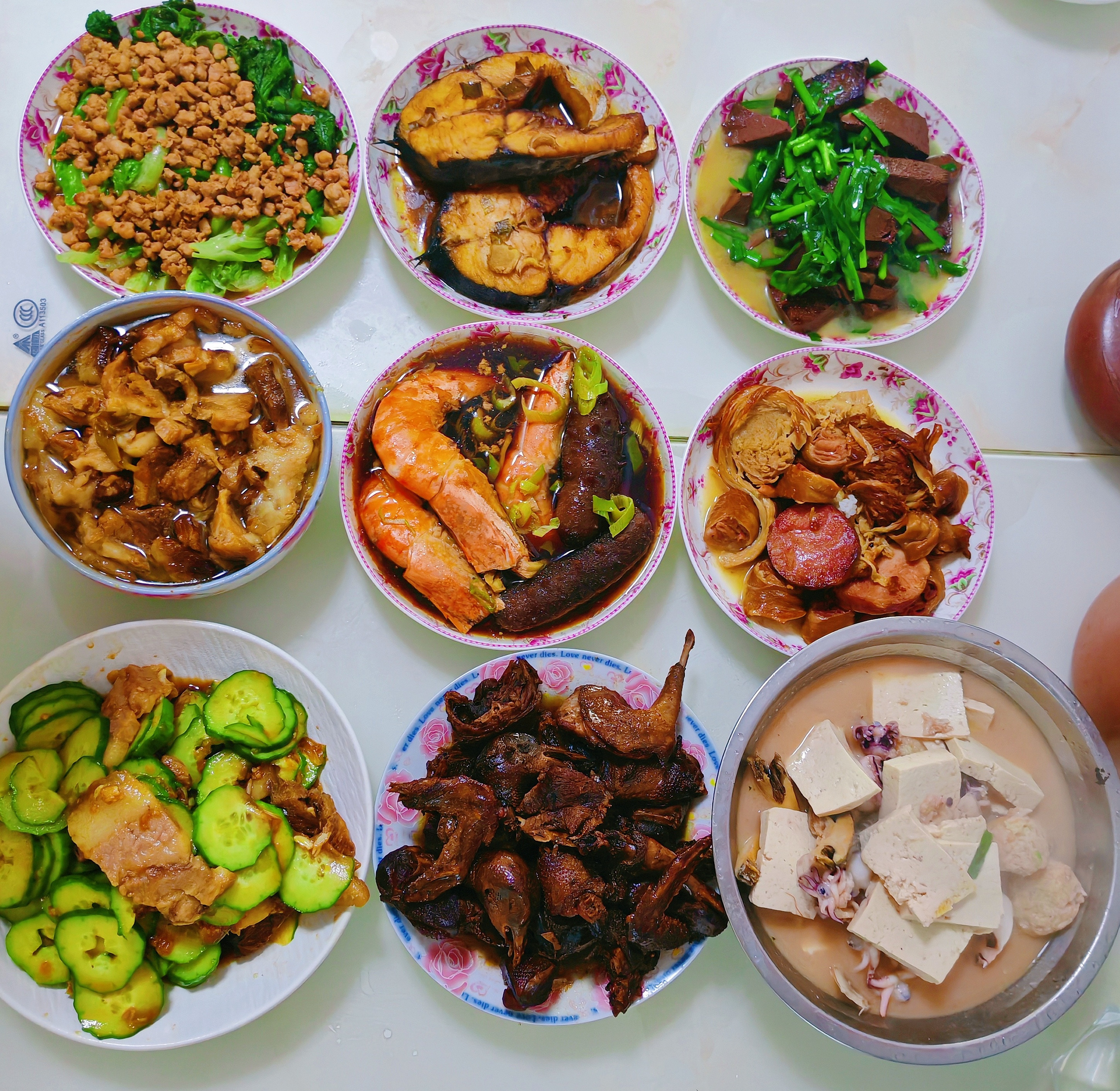 简简单单九个菜家常菜﻿﻿爸爸自己做的做的猪头肉就说厉害不厉害厨艺大作战中秋庆