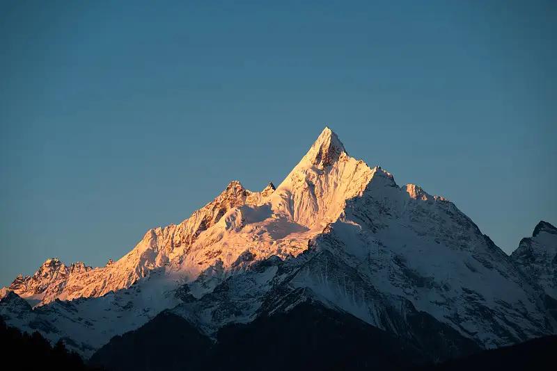当一场看似普通的家庭旅游变成了令人揪心的“失踪案”，我们不得不反思：在这个快速变