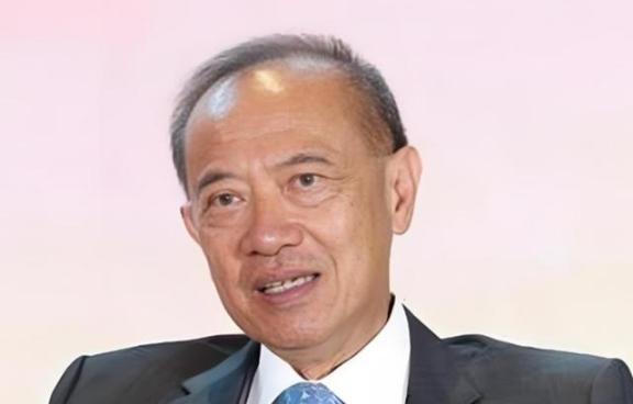 终于有人说出了大实话！新加坡前外长杨荣文说：不要看美国动不动就威胁中国、制裁中国