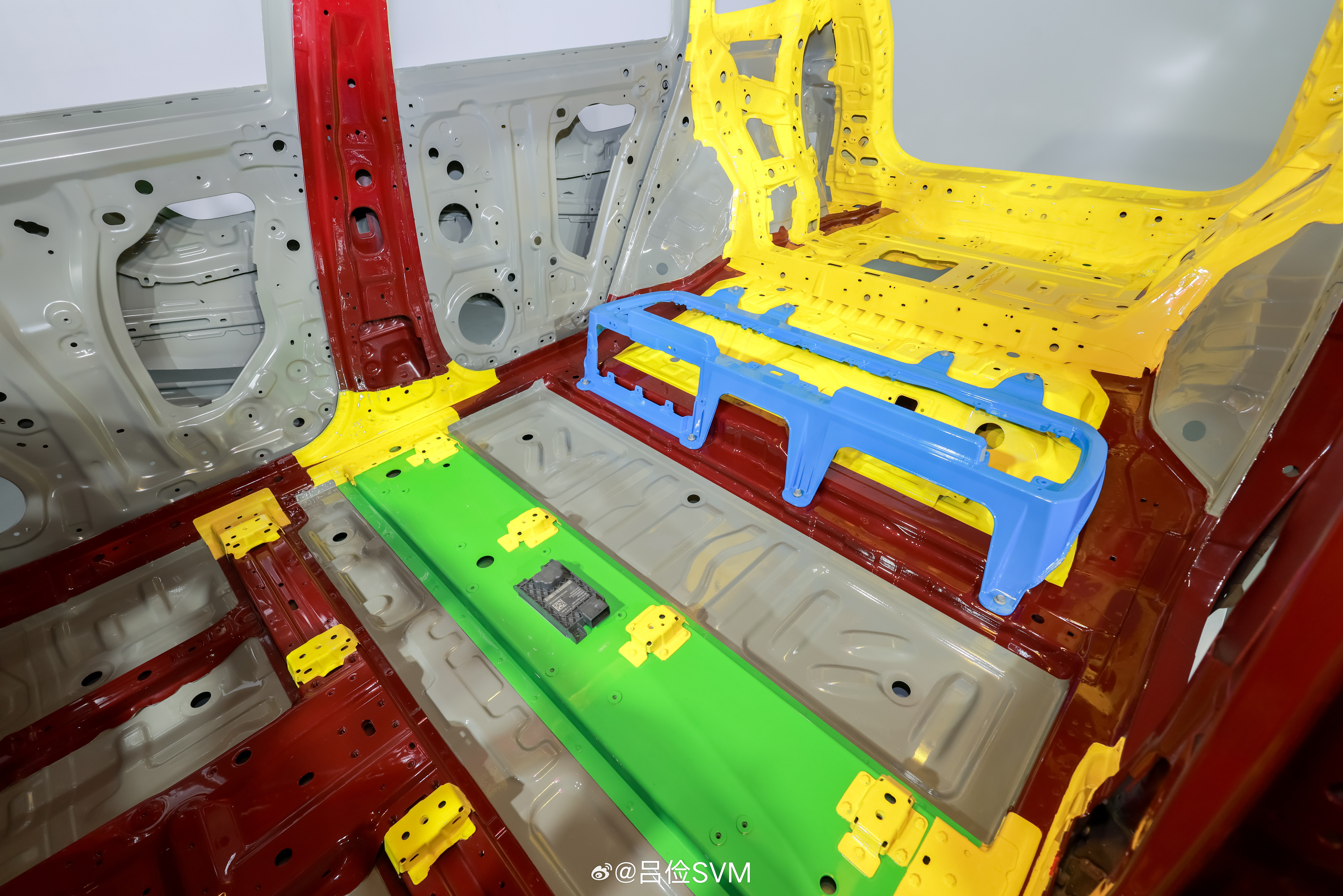 问界M6静态评测首发华为春季全场景新品发布会我有想过问界M6可以推很多智能科技，