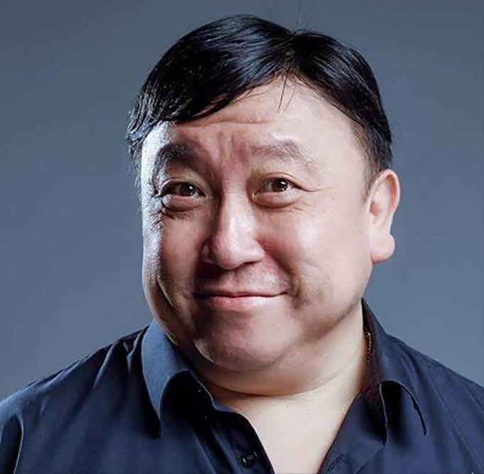 导演，王晶说，没有当导演之前，我做综艺，写笑话，一条是八块钱，用了几条，第二天算