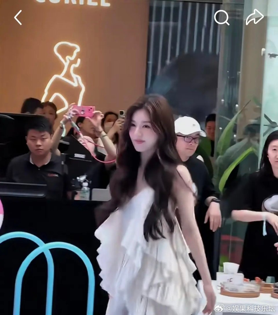 她这时候少割了吗？天天在xhs上接广，手滑也是这个时期