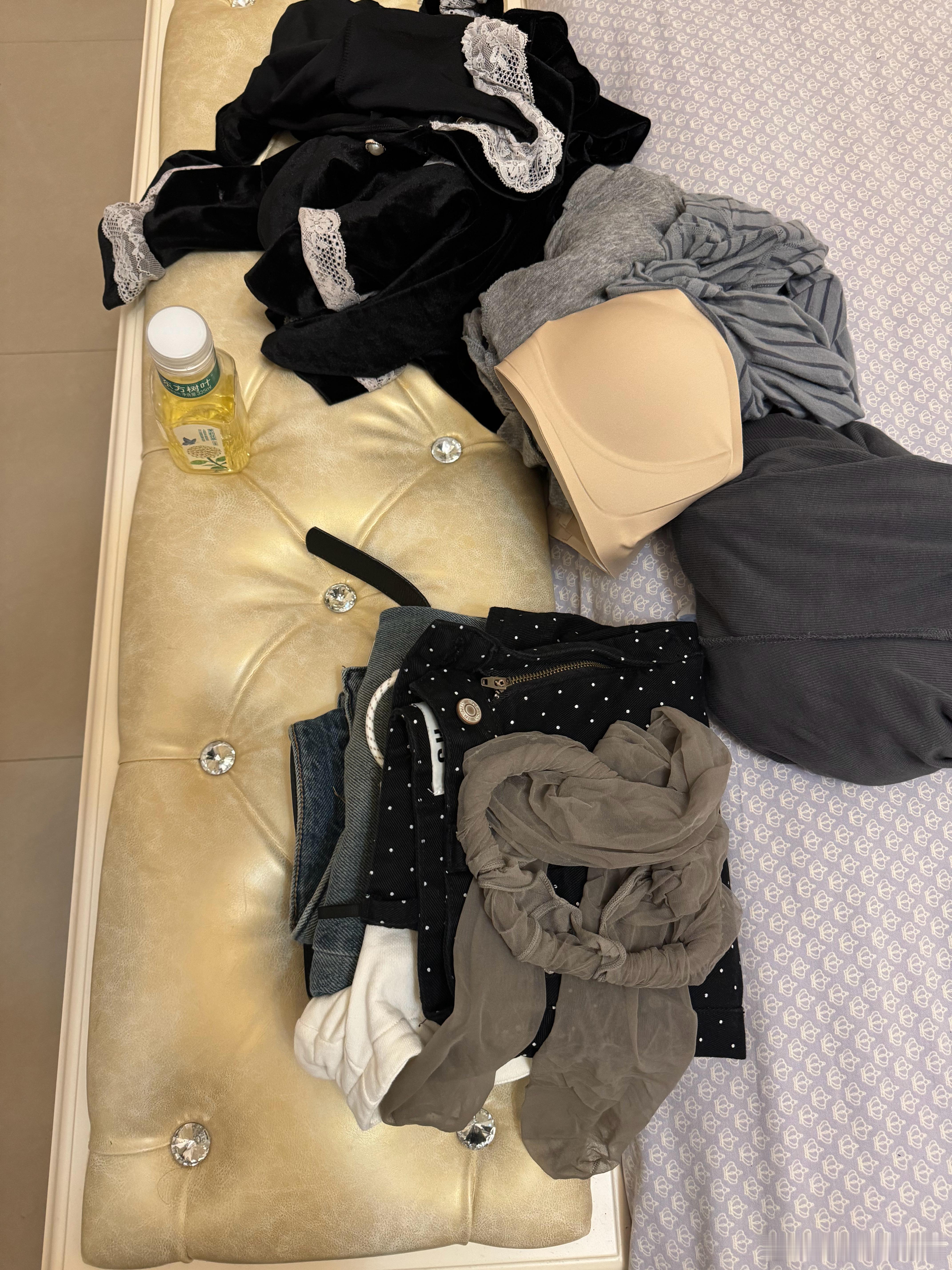 谁能理解衣服自己不收拾永远就是这个样子在这放着[捂脸哭][捂脸哭][捂脸哭]​​​