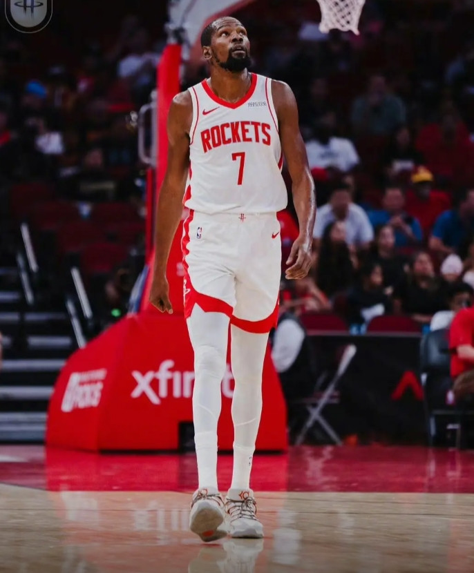 说火箭缺21年状元签的真看笑了，火箭最缺的就是23年状元火箭选中文班，可以文班