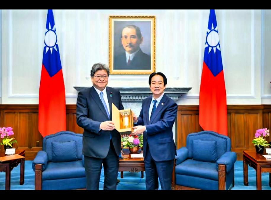 狼狈为奸！跪久了都站不起来了！12月22日，赖清德在台北会晤日本代理萩生田光一