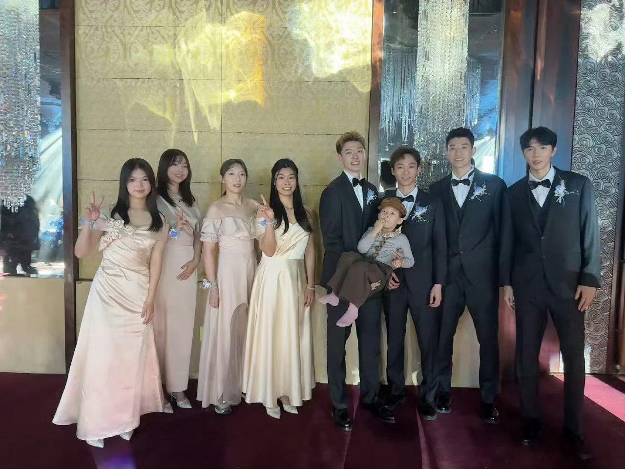 黄雅琼和刘雨辰结婚的伴郎伴娘团，李俊慧、冯彦哲、蒋振邦、陈柏阳、汤金华、魏雅欣，