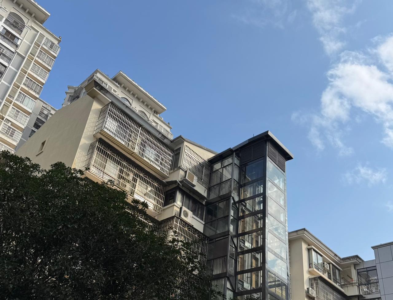 真的还有人会回农村建房吗？我家里有块宅基地，是父亲留给我的，但已经空置很久了。