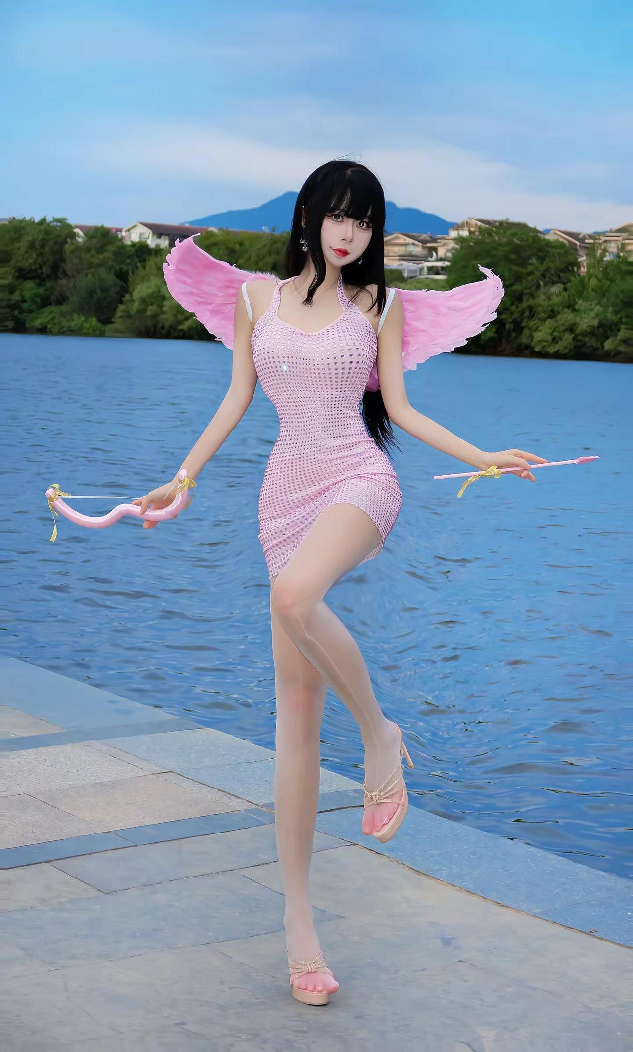 以你为名的天使主义御姐辣妹感觉至上姿势拍照