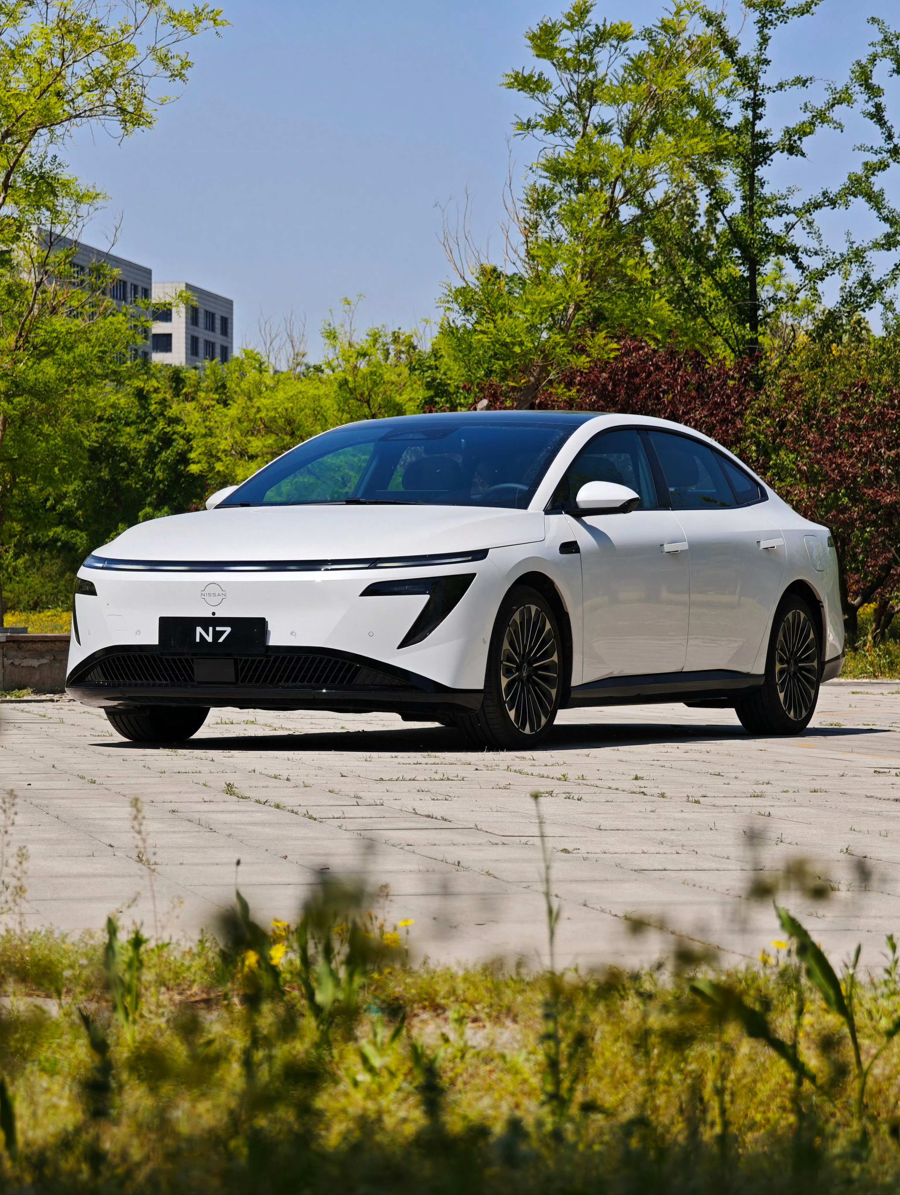 之前总看到很多人说，日产N7和东风奕派007有着各种各样的关系，但实际上，这俩车