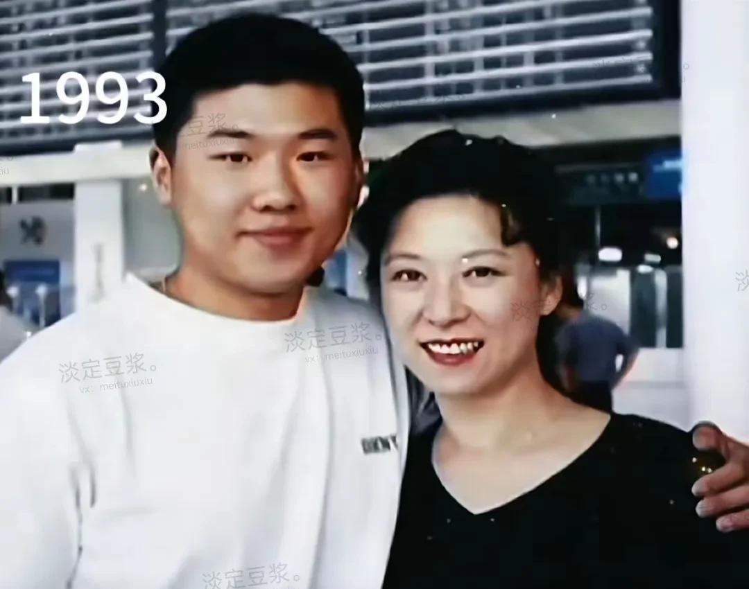 如果王馥荔不是演员，估计王骁肯定不能从事演员这行业，因为他长相一点也没有遗传妈妈