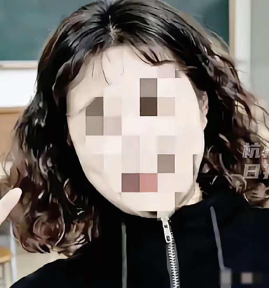 安徽亳州，一名25岁的女教师小如在合肥某技工学校离世，消息传开后引起不少关注