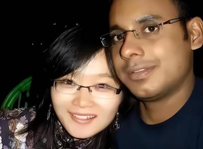 她当年不顾家人阻拦嫁入印度，主动加入印度国籍，甚至长期在网上输出偏向印度的言论。