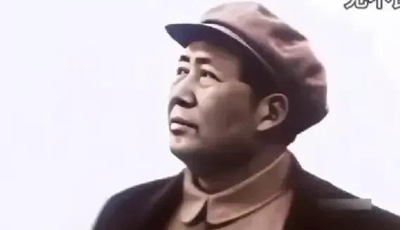 毛主席的十个“唯一”无人能及，让他成为无可替代的伟大领袖：他是唯一高呼“人民万岁