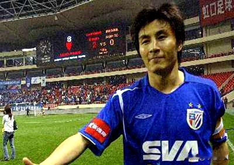 2007赛季，李玮峰与朱骏时常一起喝咖啡聊天，他也曾是朱骏在申花队内最信任的球员