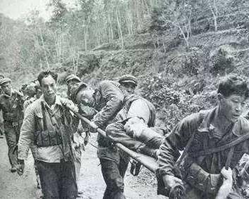 1979年解放军撤兵时，将越南境内的铁轨全都拆了带回国内，对此越南表示强烈不满，