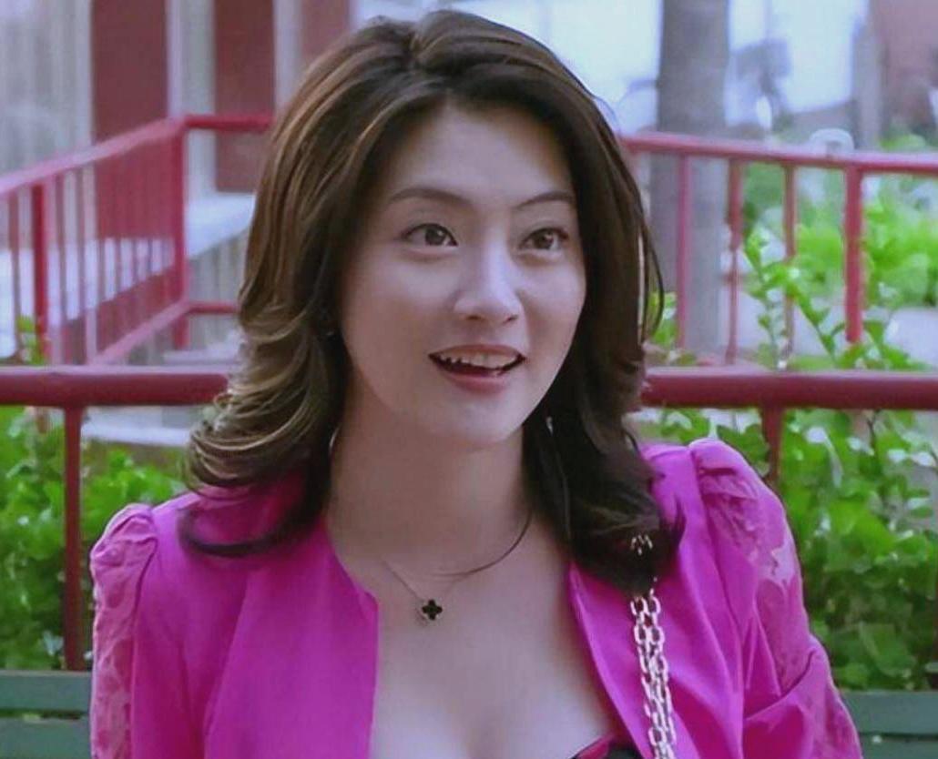 39岁女演员自曝破产失业，她主动告知身边亲友：孩子满月一周啥的不要告诉我。朱