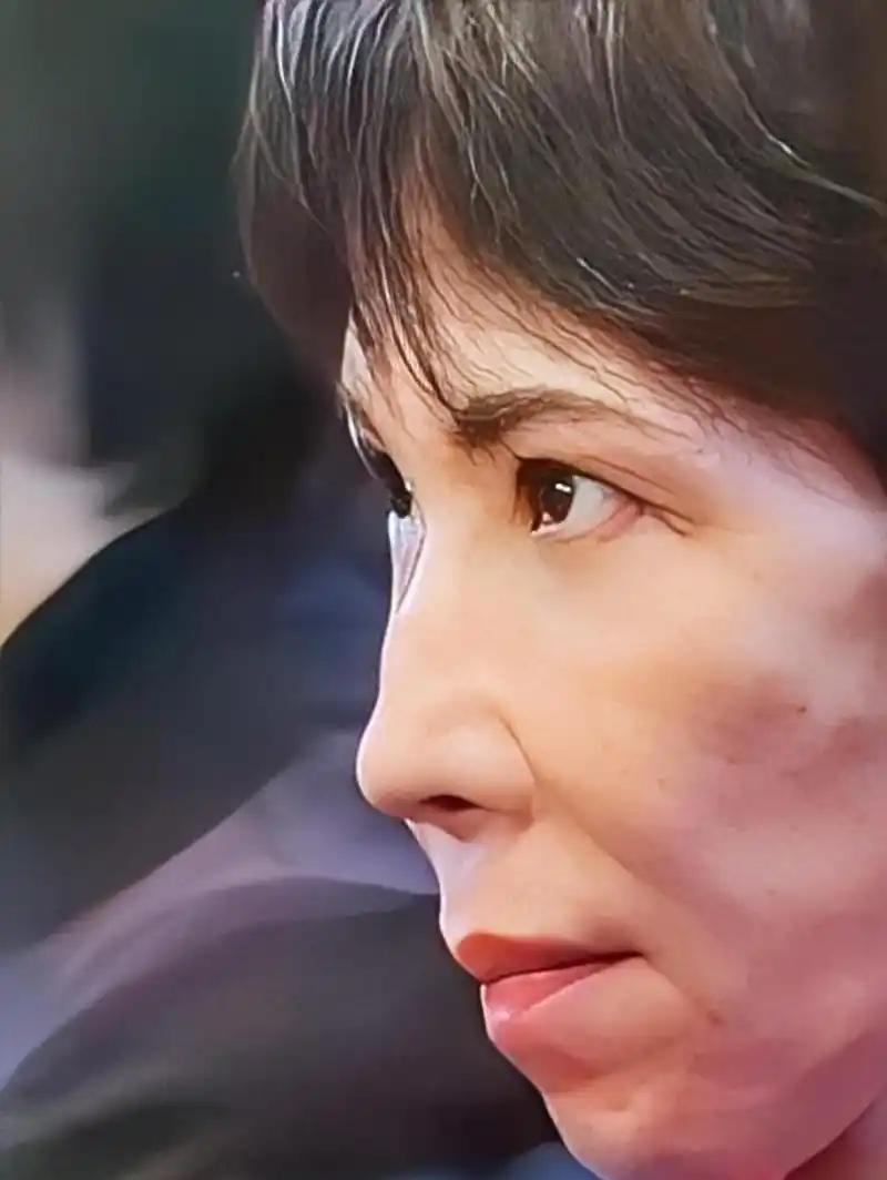 高市早苗在这么好的时机给我们送的这份“大礼”，如果不能收下来那就太可惜了。我觉得