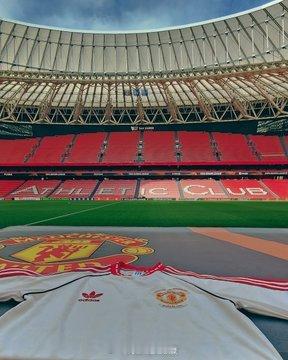 曼联计划再裁员200人《每日邮报》透露，弗格森爵士即将结束其年薪200万英镑的