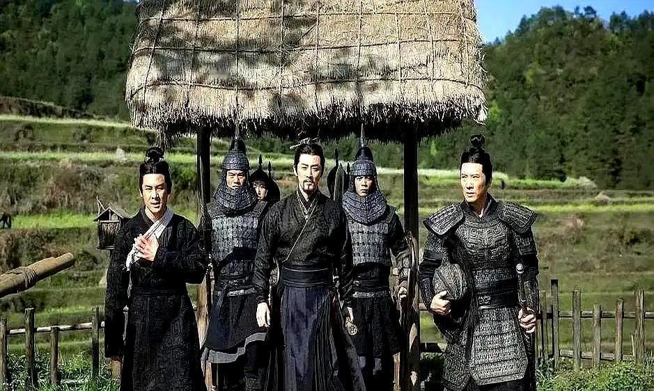 更离谱的是片酬表白。白百何，特邀主演，1500万人民币！林峯演嬴政，200万