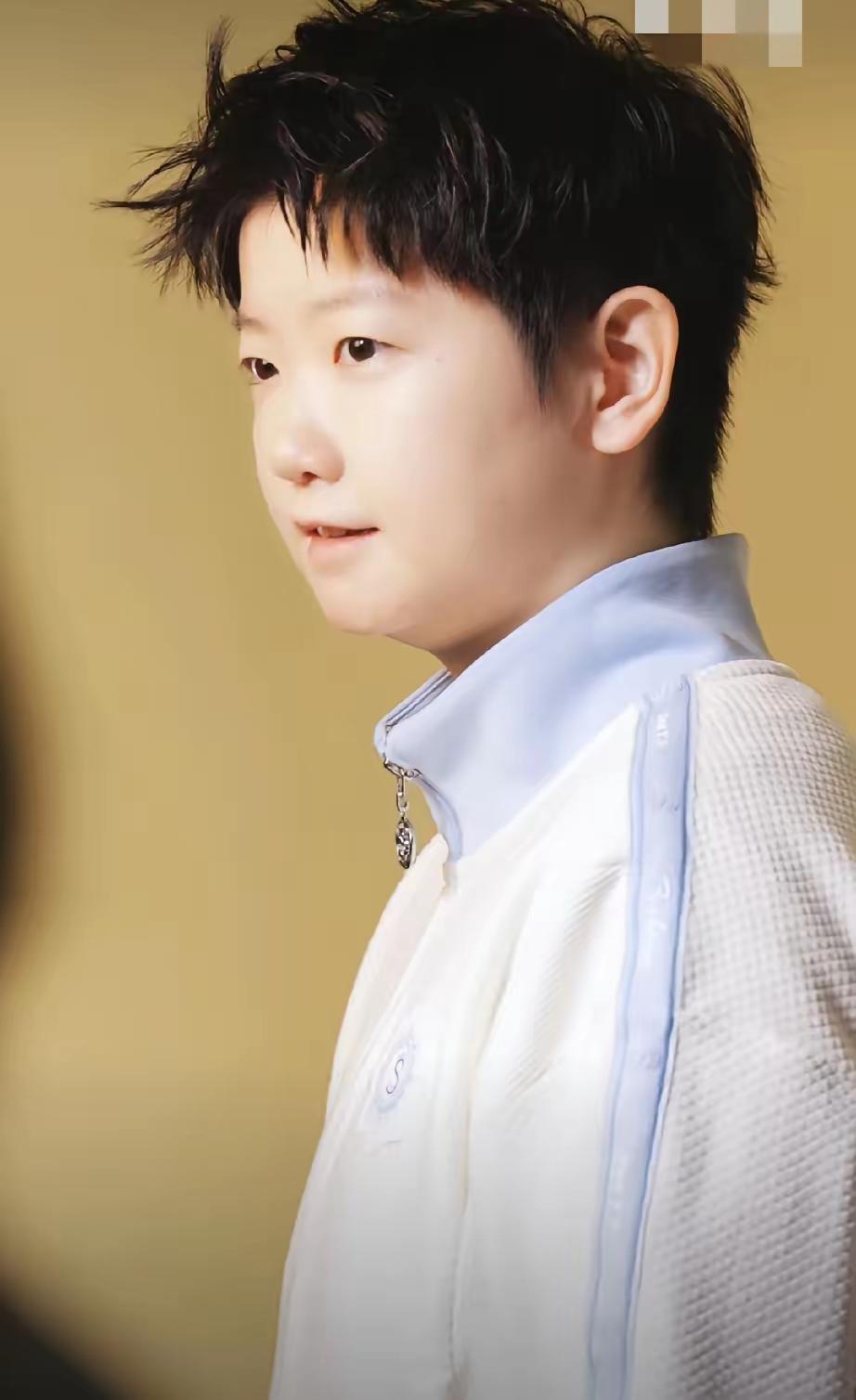 以后坚决不买李宁的衣服了！不是质量不好，也不是买的太贵，而是它太没格局了