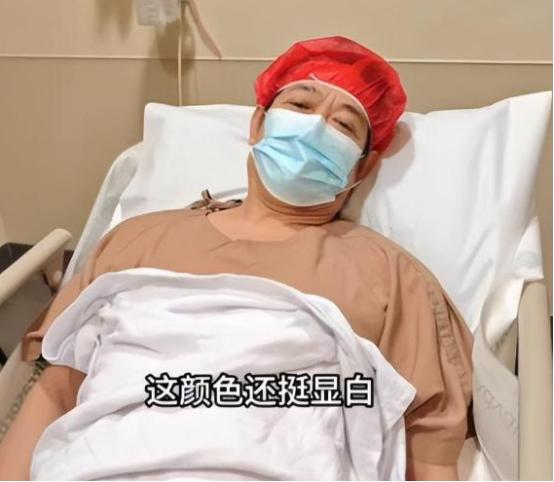 李连杰手术照曝光！脖子上刀口很大，两个动作暴露真实的经济状况 人们一直认为