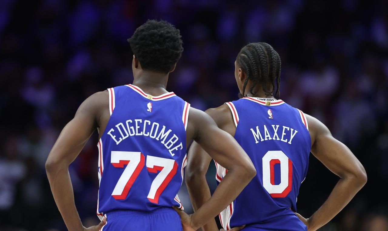 76人是不是应该考虑如何弄走恩比德和保罗-乔治了!美媒报道:76人是不是应该考虑