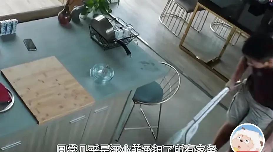 再看汪小菲和大S在一起的生活，没有哪个男人能不疯。汪小菲为她煎牛排，为她泡茶，还