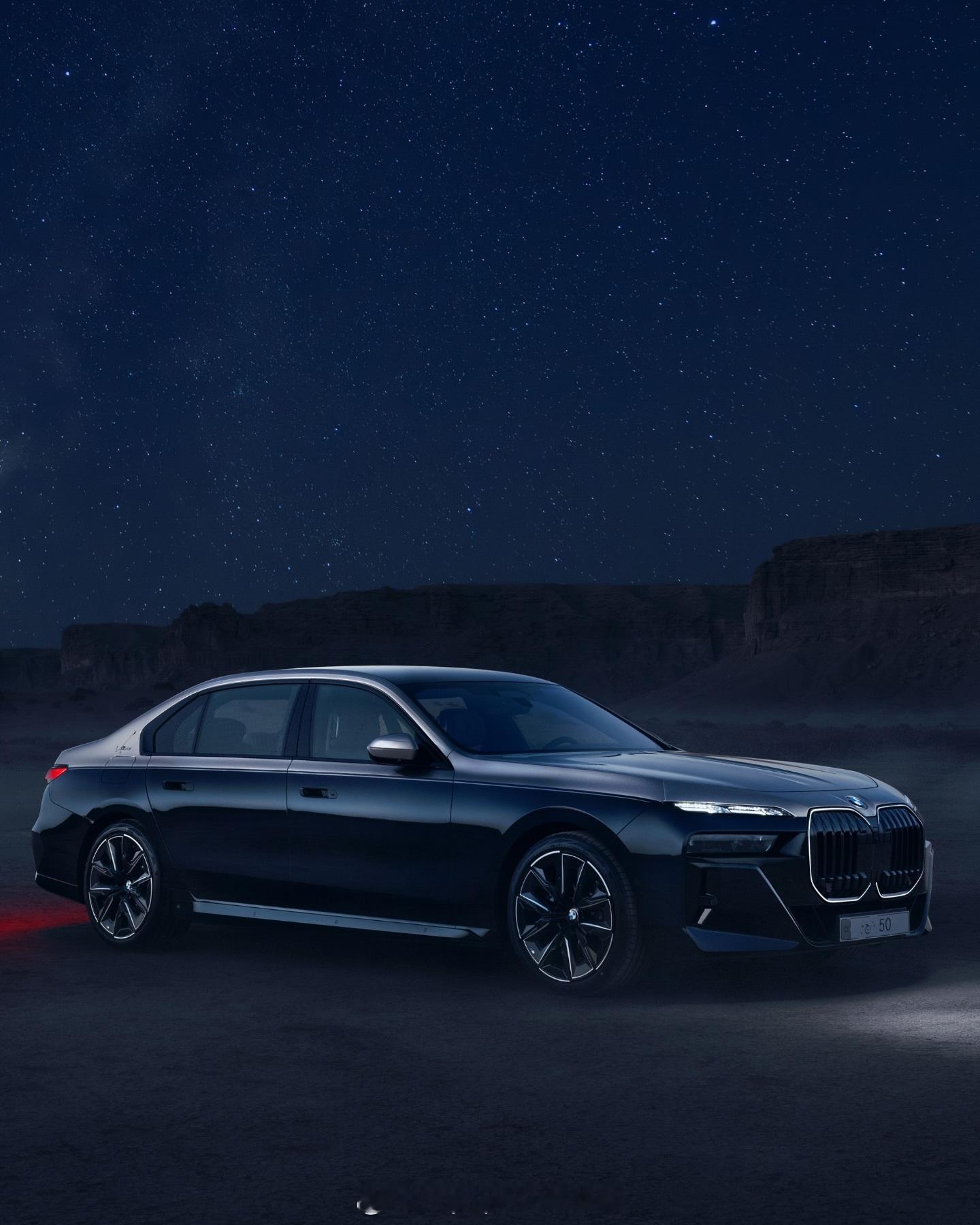 宝马7系苏海尔版是宝马有史以来最引人注目的地区独家特别版之一。它是专为中东地区设