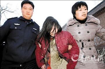 “砰！”1972年，警方押送一个女犯回太原，可一转眼女犯就不见了，远方传来火车的