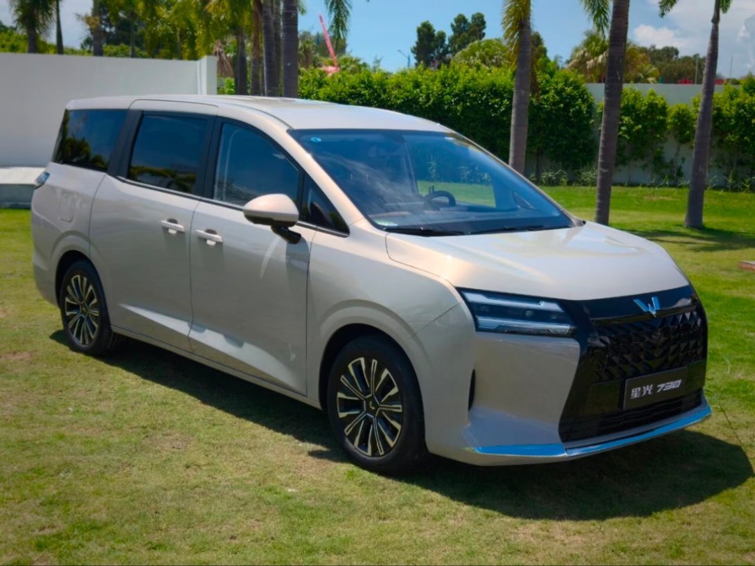 五菱星光730本月上市，7.68万起的预售价，价格优势还是挺明显的。是“2+2+