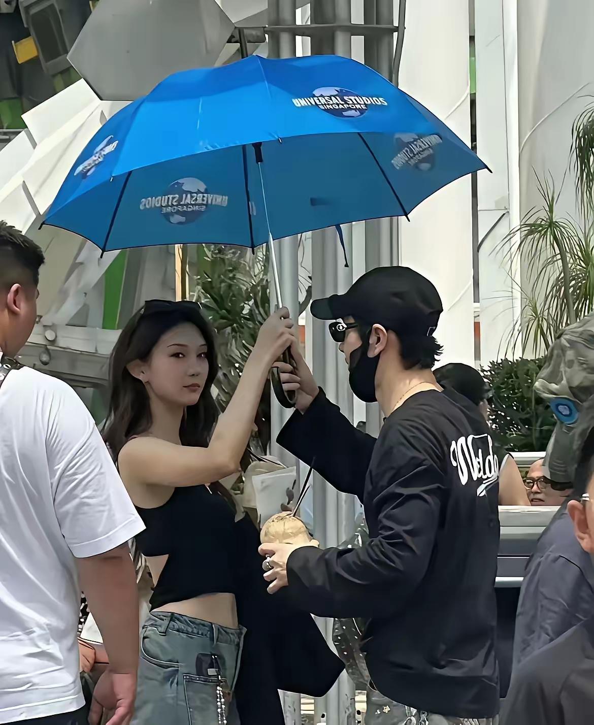 黄晓明，登上热搜。8月2日，48岁的黄晓明引发热议，这次不是因为给他生下女儿的