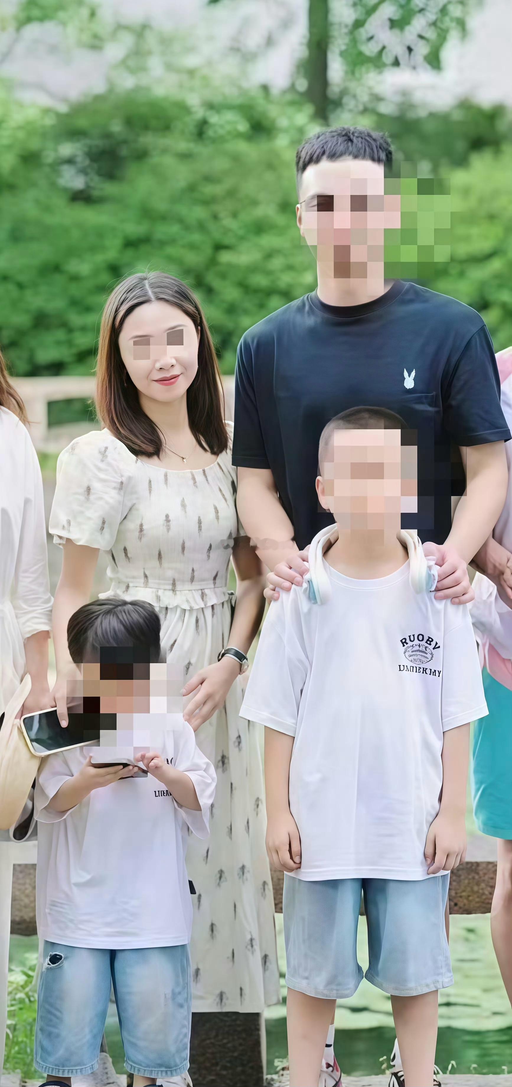 小学女老师出轨，聊天记录被老公发朋友圈。​​​