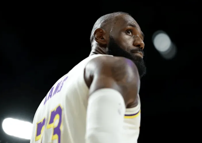 NBA常规赛，湖人客场112-124不敌国王。此役过后，湖人客场不敌国王遭遇一