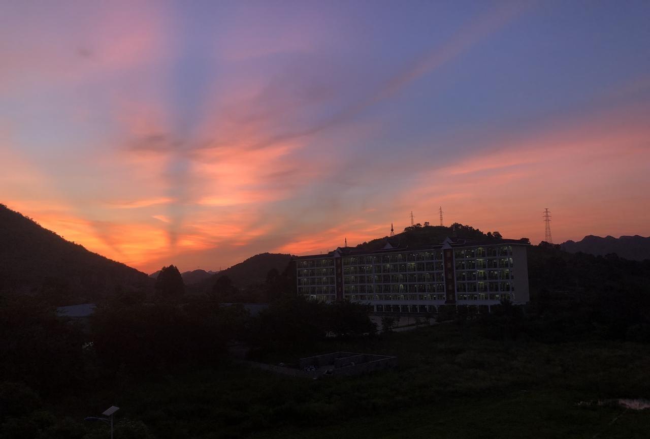 观察发现：单位里领导身上存在一个自我矛盾的现象；基本上没有领导口头上倡导大家
