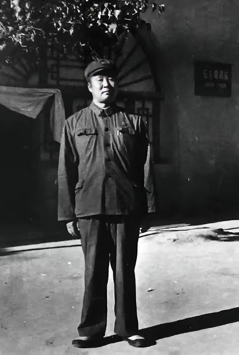 张志信（1927—2013），山东威海人，1945年参军，1946年入党，原54