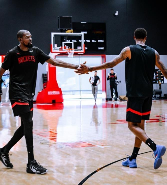 本来火箭队已经做好了季后赛对阵湖人队的万全计划，不过，杜兰特的意外受伤导致一切泡