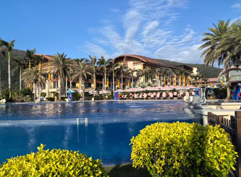 如果你想逃避美国斩杀线的夺命连环杀，其实有一个办法，就是避开美国的信用体系，进入