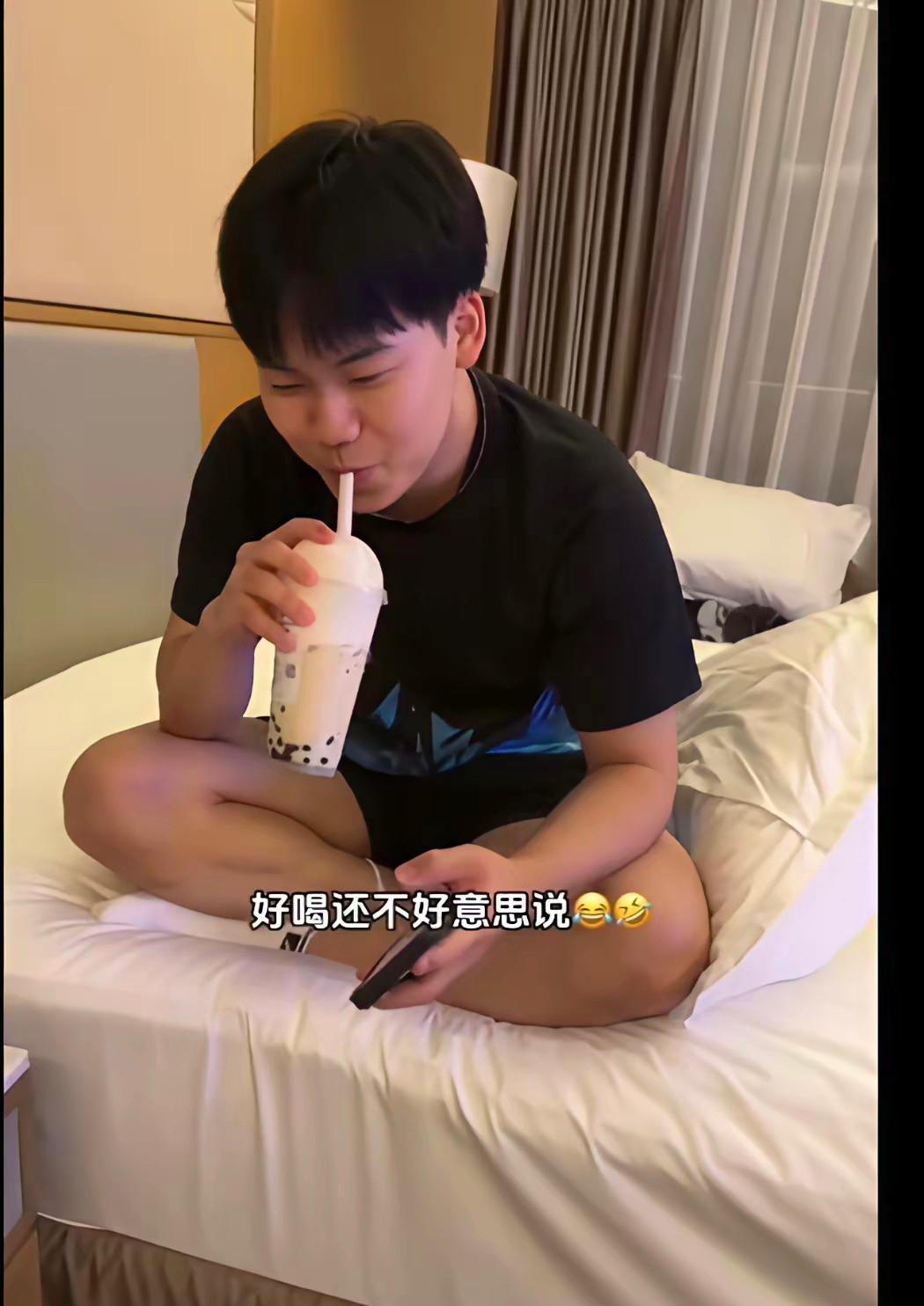 松岛来乒超，彻底“解放”天性在日本不爱笑的松岛，在中国竟然笑了。在日本不敢
