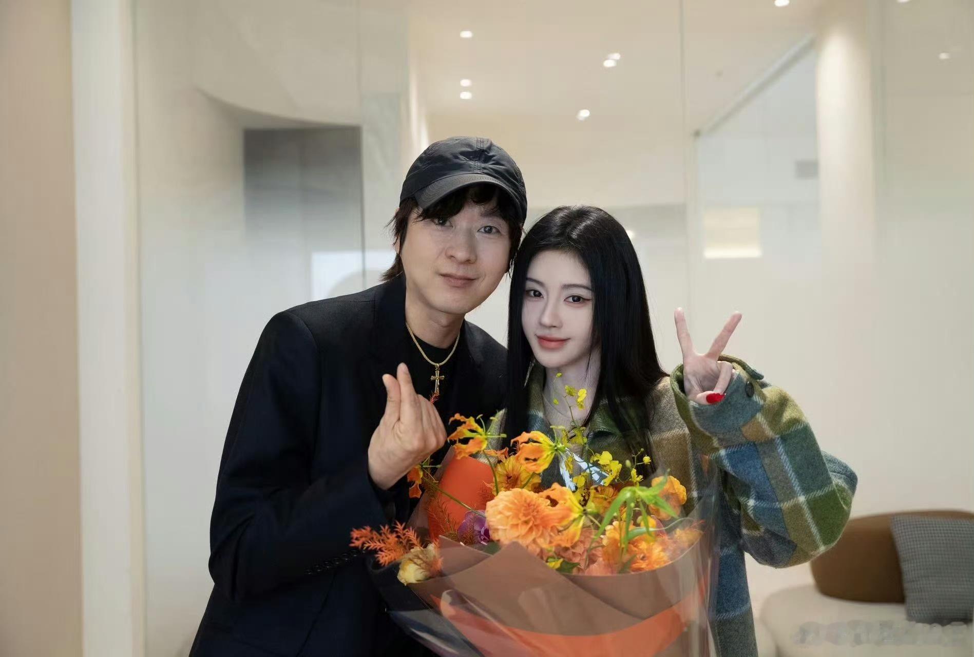 鞠婧祎一些工作合照鞠婧祎