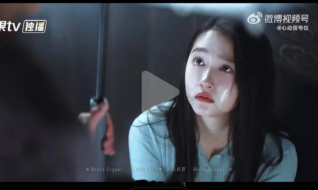 耀眼咋一看cp感还挺强，仔细一看无法忽视关晓彤的发腮