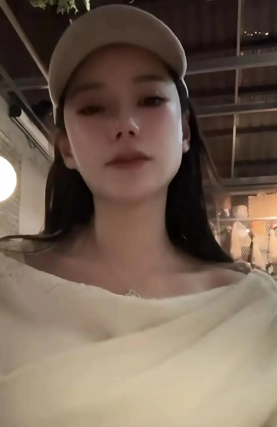 保姆春节红包10万小杨阿姨刷到羽绒服那刻，马筱梅已经备好马年红包，厚度能当